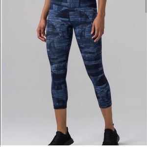 Lululemon Wunder Under Crop 21” Hi-Rise Full-On Luxtreme Size 4